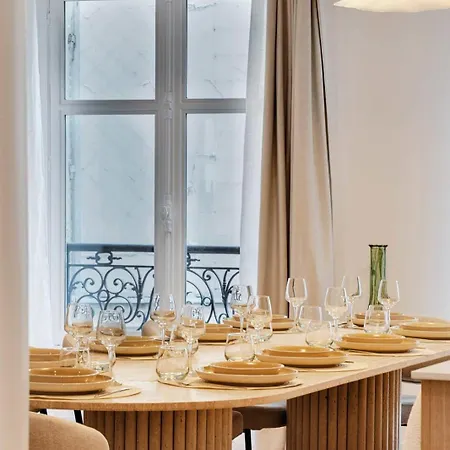 Incredible Flat - 4 Br-10p - Matignon - Champs Elysées
