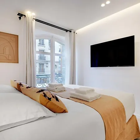Incredible Flat - 4 Br-10p - Matignon - Champs Elysées