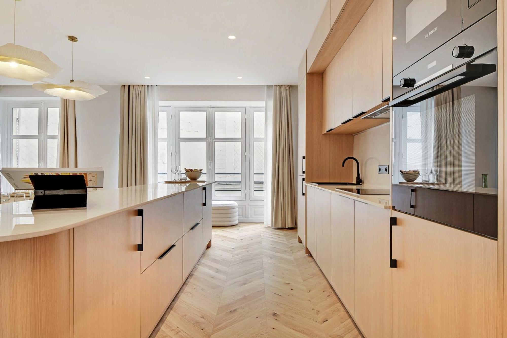 Incredible Flat - 4 Br-10p - Matignon - Champs Elysées